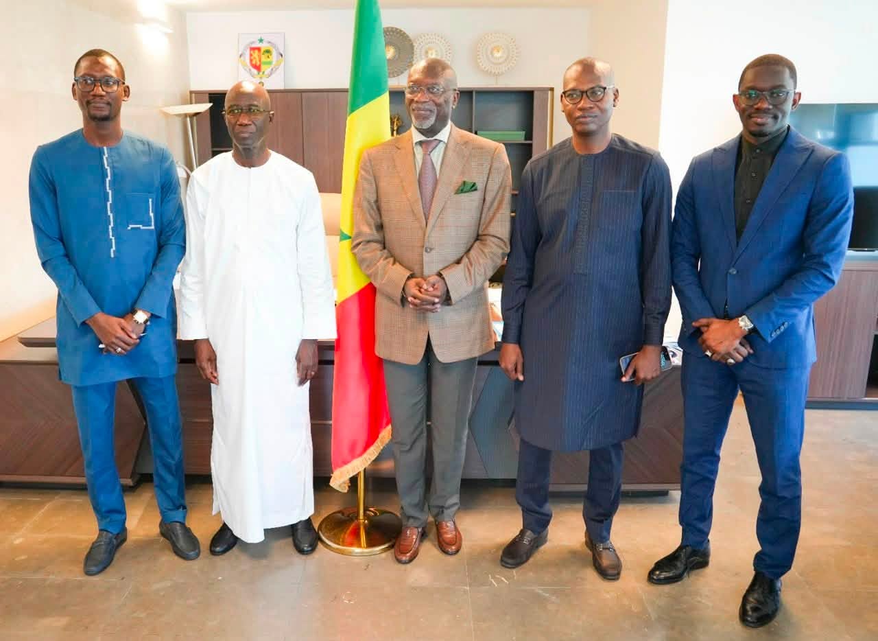 Rencontre avec le Dr Papa Demba THIAM – le Ministre de la Justice souhaite que le droit soit un moteur de croissance Rencontre avec le Dr Papa Demba THIAM - le Ministre de la Justice souhaite que le droit soit un moteur de croissance