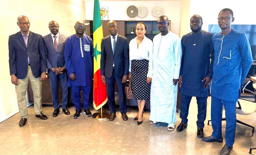 Le Garde des Sceaux Me Moussa SARR renforce le dialogue avec les Huissiers de Justice