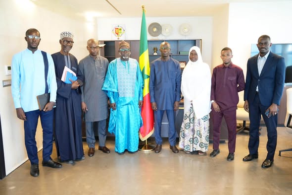Le Ministre de la Justice Me Moussa SARR échange avec Jama’atou Ibadou Rahmane sur des questions de justice Le Ministre de la Justice Me Moussa SARR échange avec Jama'atou Ibadou Rahmane sur des questions de justice